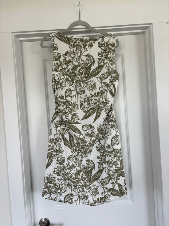 Abercrombie & Fitch Dresses & Skirts - Abercrombie & Fitch White Dress with Olive Botanical Print IN SIZE TALL